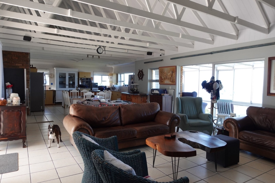 6 Bedroom Property for Sale in Outeniqua Strand Western Cape